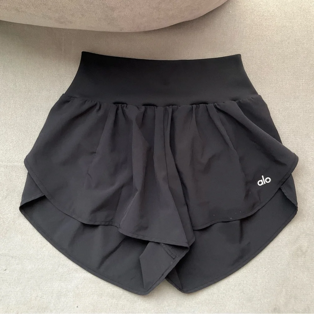 Alo Yoga Gold Medal Short Black XXS